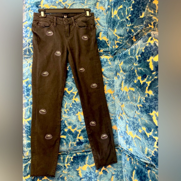 Paige Statement Jeans with embroidered lips 👄 on front - Picture 2 of 4